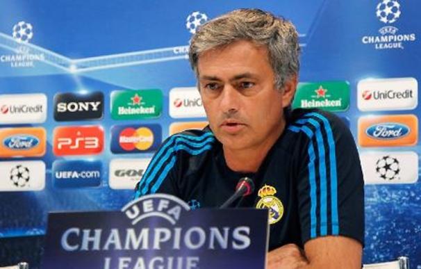 Mourinho: "Un día tendré que decidir entre Higuaín y Benzema"