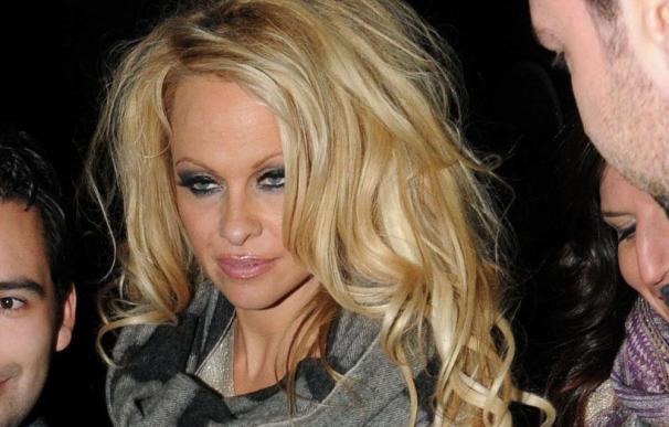 Pamela Anderson busca ayuda en su terapeuta