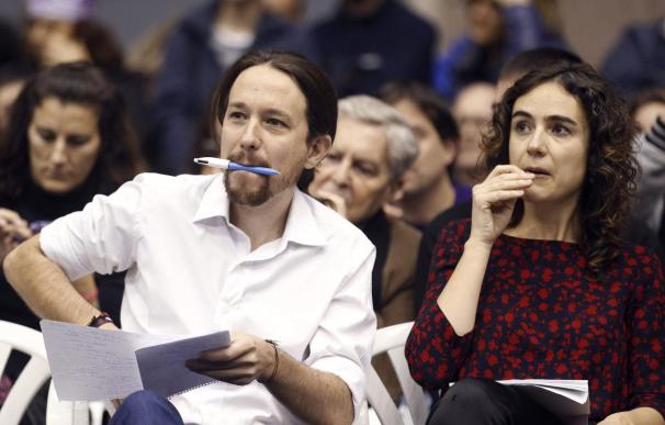 Iglesias, con la secretaria general de Podemos en Cataluña, Gemma Ubasart.