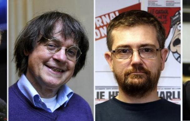 Los tres dibujantes y el director de la revista Charlie Hebdo