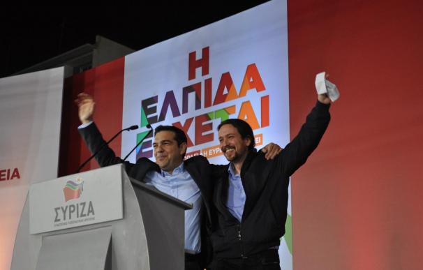 Tsipras llama a hacer "historia" en y olvidar el "miedo" en un mitin final junto a Pablo Iglesias