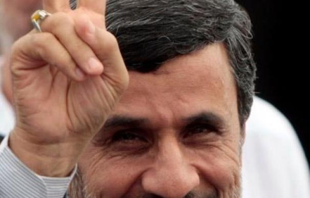 Ahmadineyad resta importancia a las sanciones de los "enemigos"
