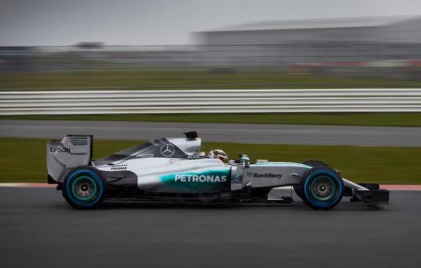 Mercedes filtra imágenes de su monoplaza para 2015