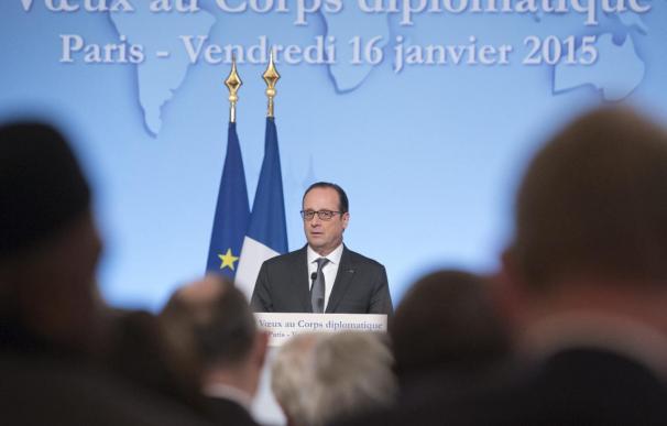 Hollande: "La vida debe continuar, pero nada será nunca igual que antes"