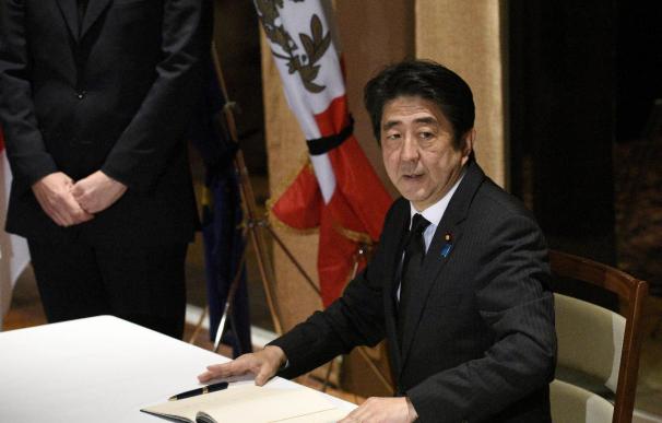 Japón promete 200 millones de dólares a los países que luchan contra el EI