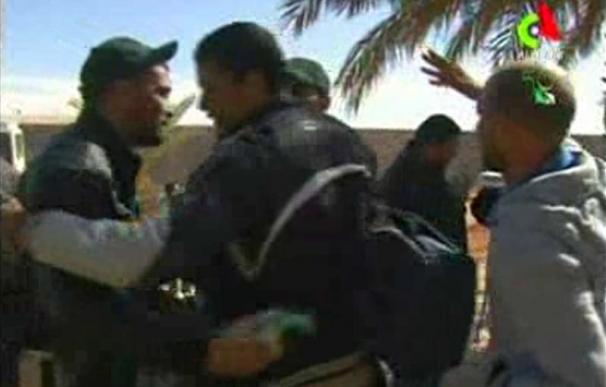Unos 60 extranjeros siguen retenidos en la crisis en Argelia