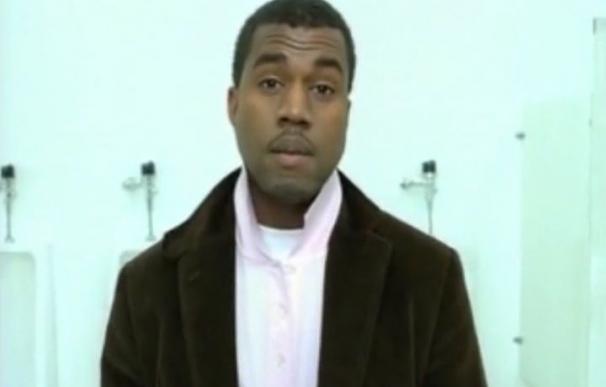 Kanye West se lía a golpes por defender a Kim Kardashian de comentarios racistas