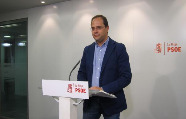 Luena exige convocar ya el Congreso del PSOE y critica la irresponsabilidad de permitir la investidura de Rajoy