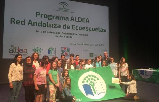Cuatro centros escolares renuevan la Bandera Verde Ecoescuelas por su compromiso ambiental