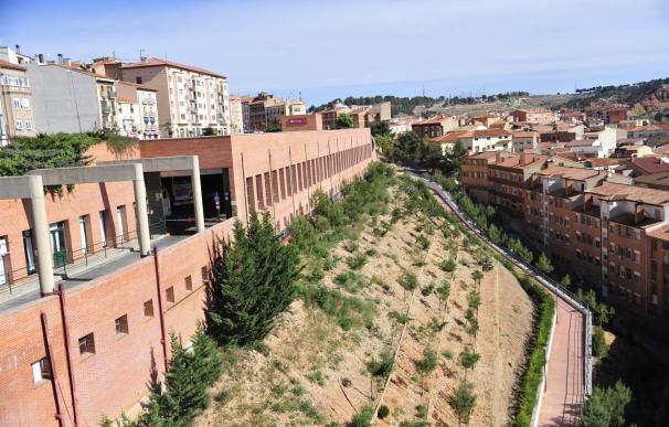 Vecinos del barrio de San Julián de Teruel reclaman que la policía vigile el botellón