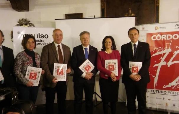 Ruiz destaca la importancia del periodismo provincial en la presentación del libro de 'Diario Córdoba'