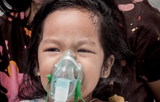 Pediatras reclaman a las CCAA que financien las mascarillas para los niños asmáticos
