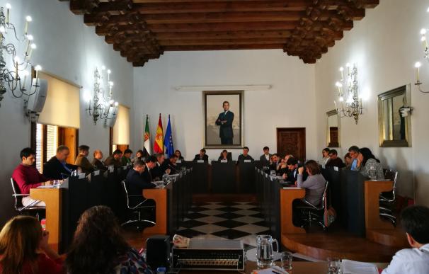 La Diputación de Cáceres pide al Gobierno central que permita a los ayuntamientos reinvertir su superávit en 2017