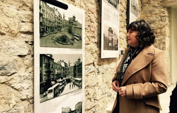 Visitantes de la exposición 50 aniversario de Tuvisa recibirán un calendario con la historia de los autobuses de Vitoria