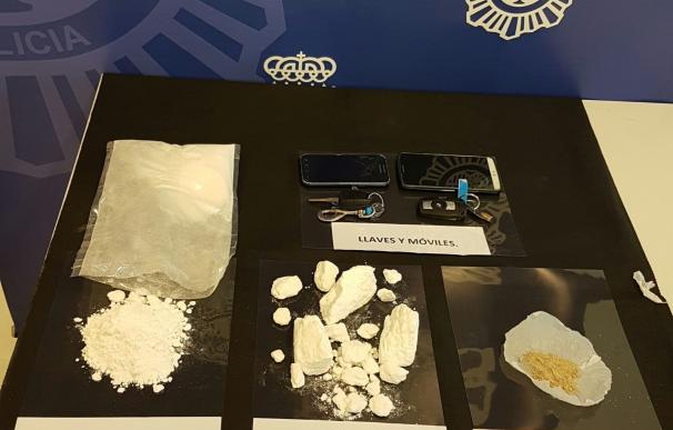 La Policía Nacional intercepta un pase de casi medio kilo de cocaína en Plasencia y detiene a dos varones