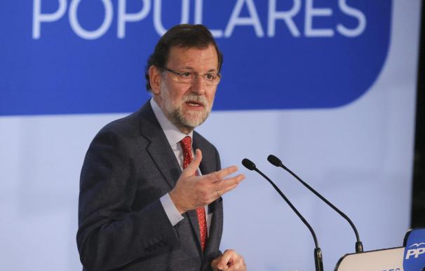 Rajoy acusa a Mas y Susana Díaz de "andar a lo suyo" y servir a sus intereses