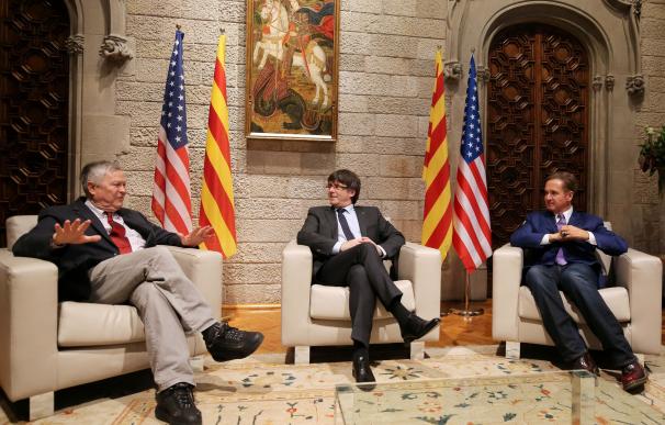 Dastis no recibe a los congresistas de EEUU que se vieron con Puigdemont tras su desplante a Moncloa e Interior