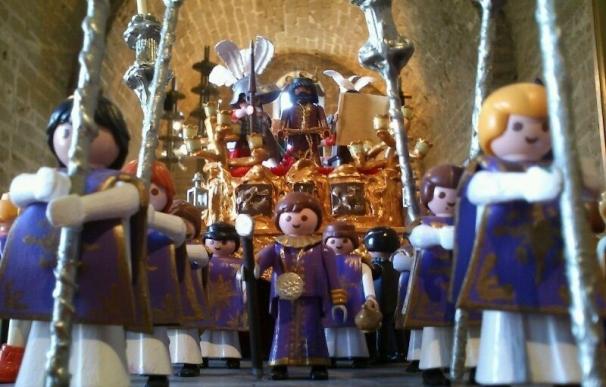 Muñecos de Playmobil recrean una procesión típica de Semana Santa en el Centro Comercial Plaza Aluche