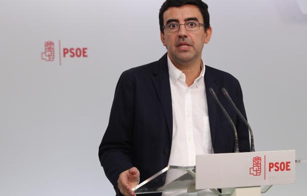 El PSOE acusa a Rajoy de "vender" una realidad que no existe: El panorama de las familias sigue siendo "desolador"