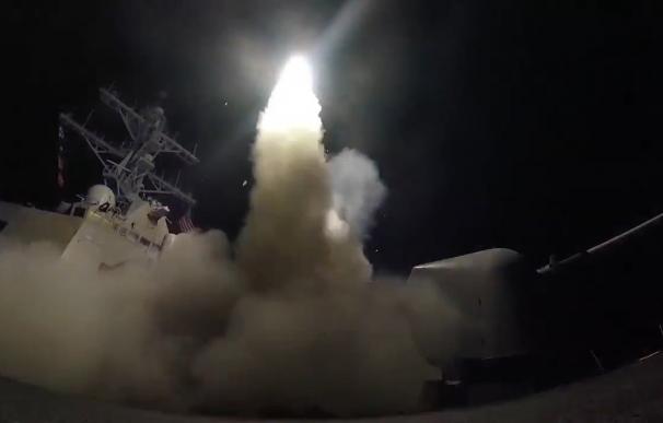 El 57 por ciento de los estadounidense apoyan el ataque con misiles sobre Siria