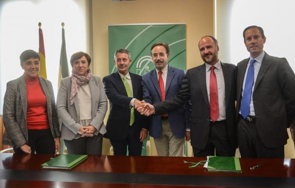 La Junta firma el contrato de operación del metro de Granada que da paso al proceso de selección de personal