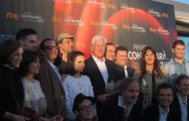 Richard Gere recibe el Premi Continuarà y lamenta no estar en Sant Jordi, "el día mas bonito" en Barcelona