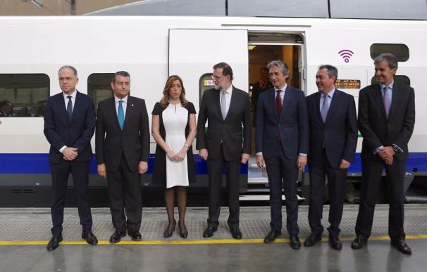 Rajoy anuncia un 'by pass' en Almodóvar del Río para acortar tiempos en AVE entre Sevilla y Málaga