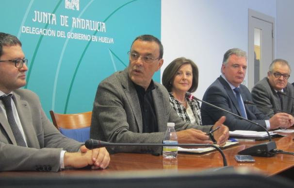 Caraballo (PSOE) valora "el magnífico trabajo" de la alcaldesa de Aljaraque en un pueblo "en descomposición"