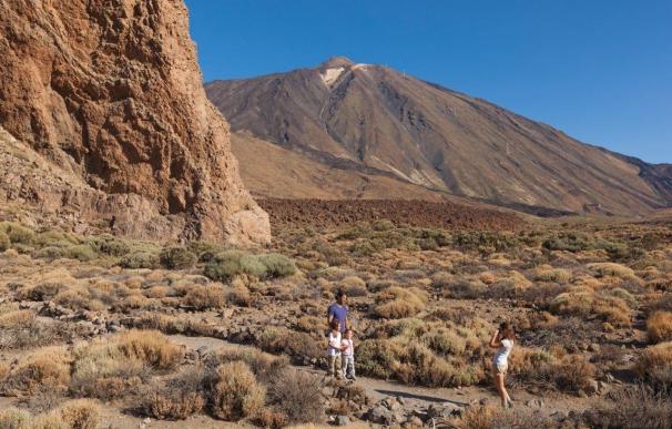 El Teide bate su récord histórico con más de cuatro millones de visitantes en 2016
