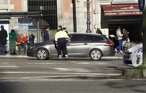 Madrid permite hoy circular a todos los coches pero mantiene la restricción de aparcamiento