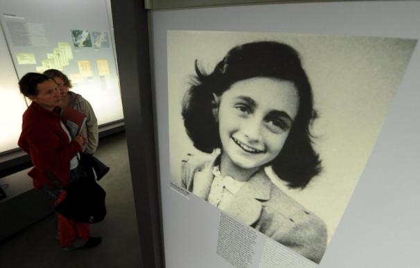 Destrozan más de 200 copias del "Diario de Ana Frank" en bibliotecas de Tokio