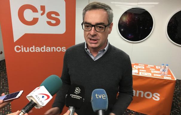 Villegas (C's) niega que su partido quiera silenciar a las voces críticas de la formación