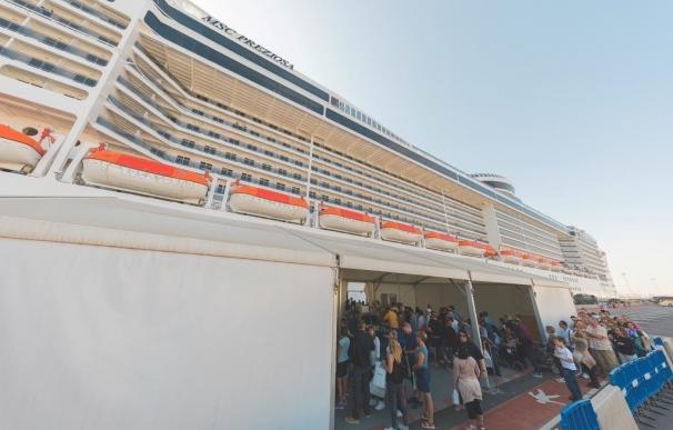 Los puertos canarios registran una caída del 8,85% en la llegada de cruceristas en el primer semestre