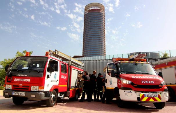 Un total de 320 bomberos visitarán la Torre Sevilla para conocer los sistemas de protección contra incendios