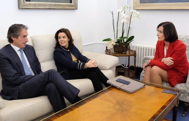 Sáenz de Santamaría refrenda el compromiso del Gobierno de España con Santander