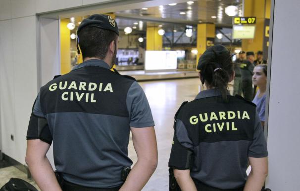 Interior refuerza la plantilla de la Guardia Civil en el Aeropuerto de El Prat hasta que acabe la huelga