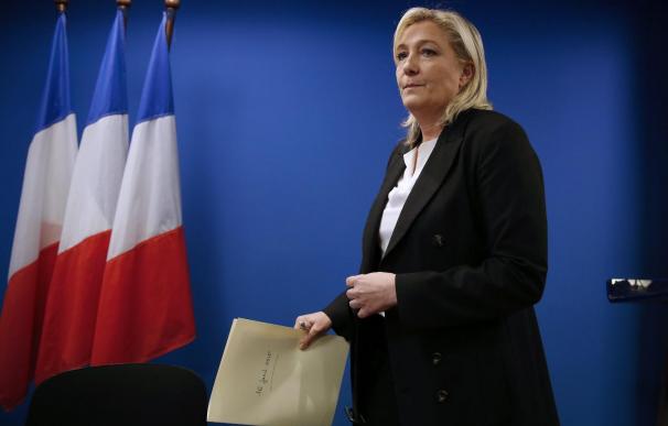 Le Pen contraataca el plan antiterrorista de Hollande con sus propias medidas