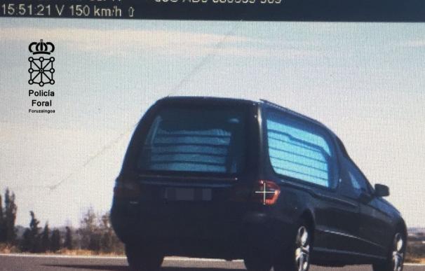 Denunciado el conductor de un vehículo fúnebre por circular a 150 km/h en Tudela