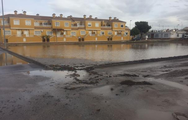 Un total de 16 familias desalojas por el temporal regresan a sus viviendas en Murcia