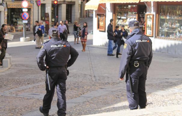 Más de 300 efectivos policiales velarán para garantizar una actividad comercial segura esta Navidad en C-LM