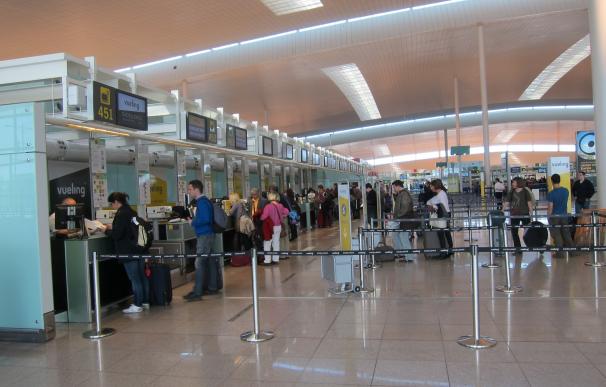 El Aeropuerto de El Prat registra colas intermitentes pese a no estar convocada la huelga