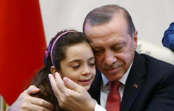 Erdogan recibe a Bana Alabed, la corresponsal más pequeña de Alepo