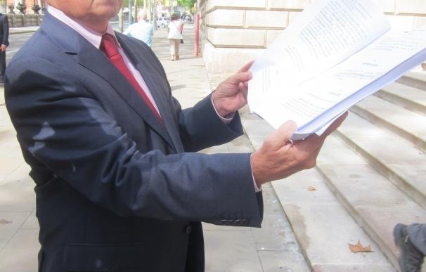El juez Pedraz deja en libertad al líder de Manos Limpias con una fianza de 50.000 euros