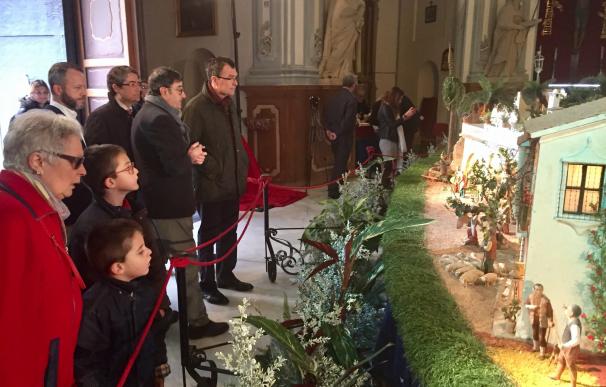 El belén de La Pava rinde homenaje a González Barnés con una figura conmemorativa