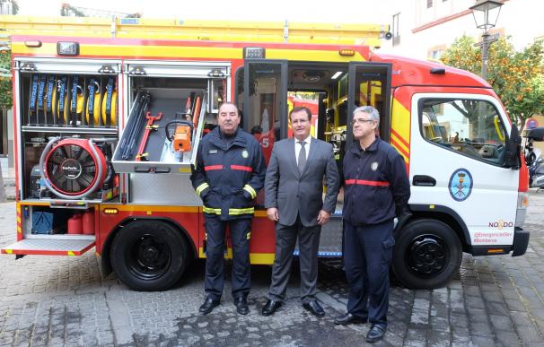 Los bomberos de Sevilla capital "avanzan" en sus servicios en el centro con las nuevas bombas urbanas ligeras