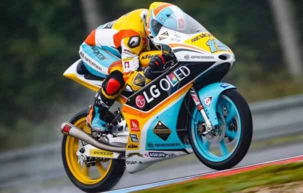 Rodrigo se recupera de su caída y firma la pole en Moto3
