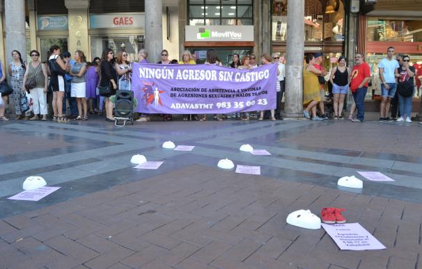 Cerca de 200 personas condenan en Valladolid las "negligencias" de las instituciones en la muerte de la niña de 4 años