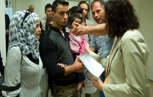 Ninguno de los casi 200 refugiados que llegan hoy a España vendrá a Cantabria