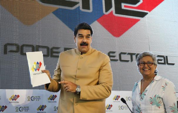 La empresa que hizo el recuento de votos en Venezuela denuncia que hubo "manipulación"