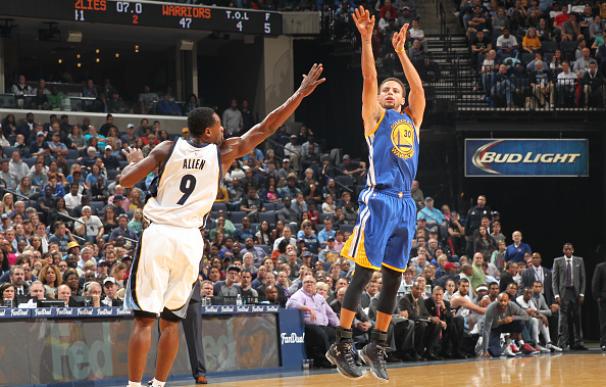 Stephen Curry, el jugador más en forma de la NBA. / AFP